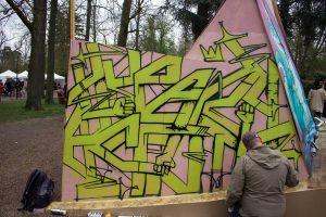 Peinture graffiti réalisée en live lors du Chill Up Festival à la Pépinière de Nancy par Hyperactivity Rocks, 2016